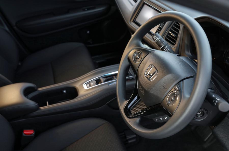 Интерьер Honda HR-V VTi 2018 года  (AU) (фото 4 из 17)